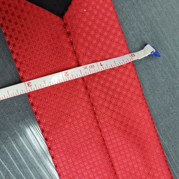 Steve Harvey Celebrity Edition Red Polyester Microfiber Necktie - Gently Used - Picture 4 of 6